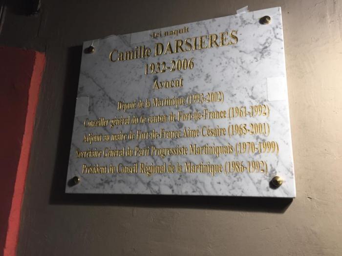 Pose d'une plaque en hommage à Camille Darsières