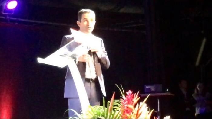 Présidentielle 2017 : Benoît Hamon en meeting en Martinique inspiré par Césaire