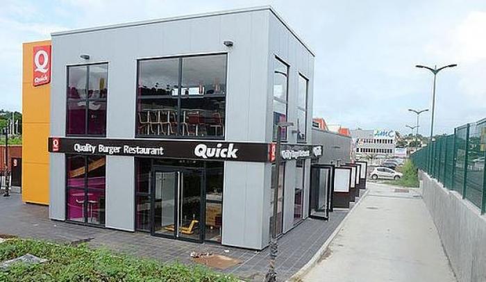 Quatre hommes armés braquent le Quick de Dillon