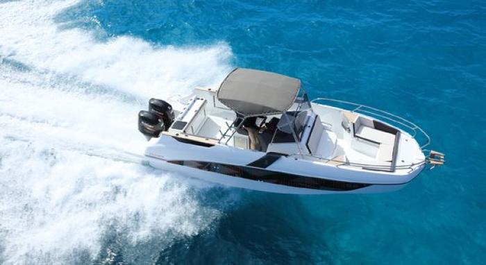 Relaxé après avoir percuté en bateau un baigneur