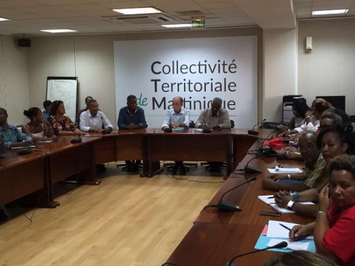 Rencontre éclair entre Alfred Marie-Jeanne et les syndicats