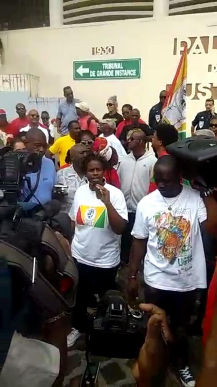 Renvoi des procès des deux syndicalistes guadeloupéens Domota et Berlima