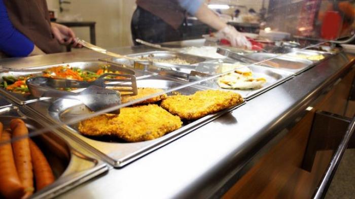 Repas de cantine et polémiques