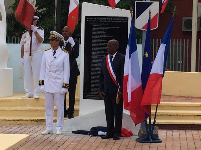 Saint-Pierre dévoile son premier Monument aux Morts
