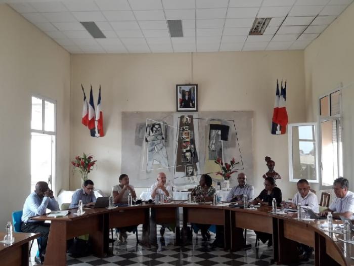 Sargasses : Etat, Région, Département au chevet de Capesterre de Marie-Galante
