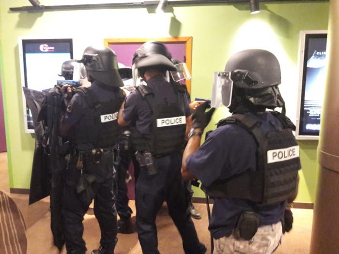 Simulation de tuerie de masse au Cinestar
