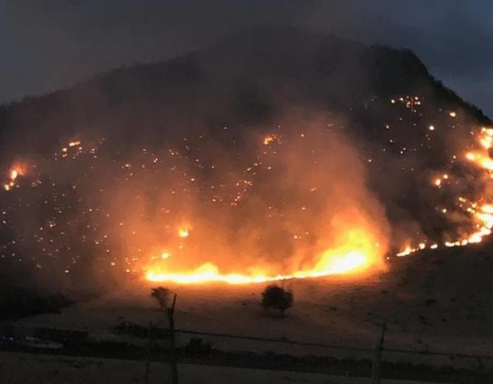 Spectaculaire incendie à Saint-Martin