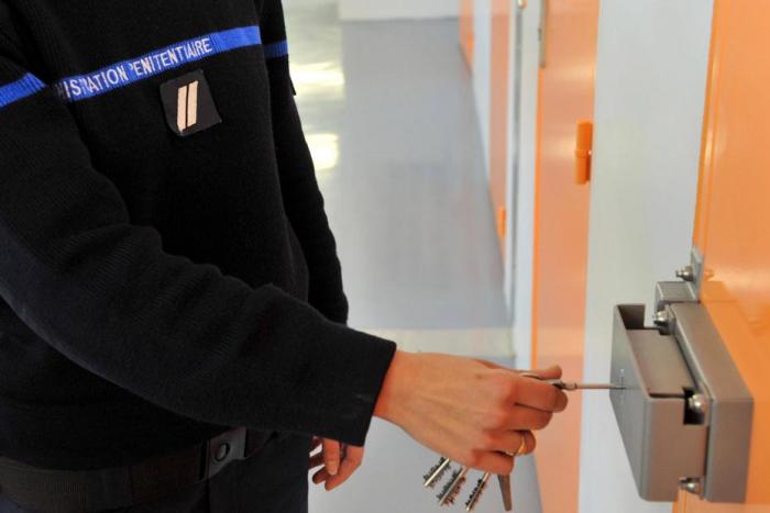 Surveillant blessé : les syndicats déplorent la décision du juge