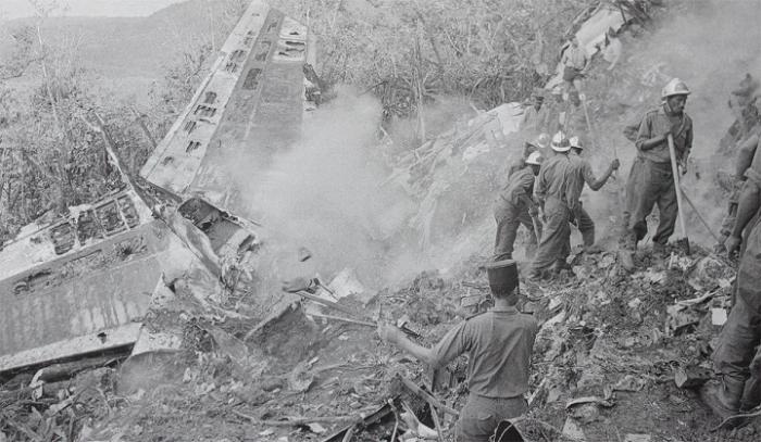 TRANCHES D'HISTOIRES : le crash de 1962 à Deshaies