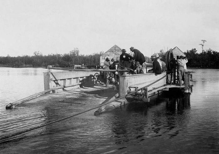 TRANCHES D'HISTOIRES : un pont nommé "Gabarre"