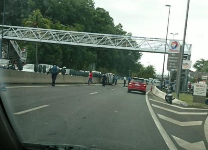Un accident à Grand-Baie provoque un important embouteillage