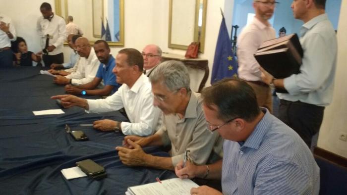 Un accord de fin de conflit a été signé à Cayenne après un mois de crise sociale