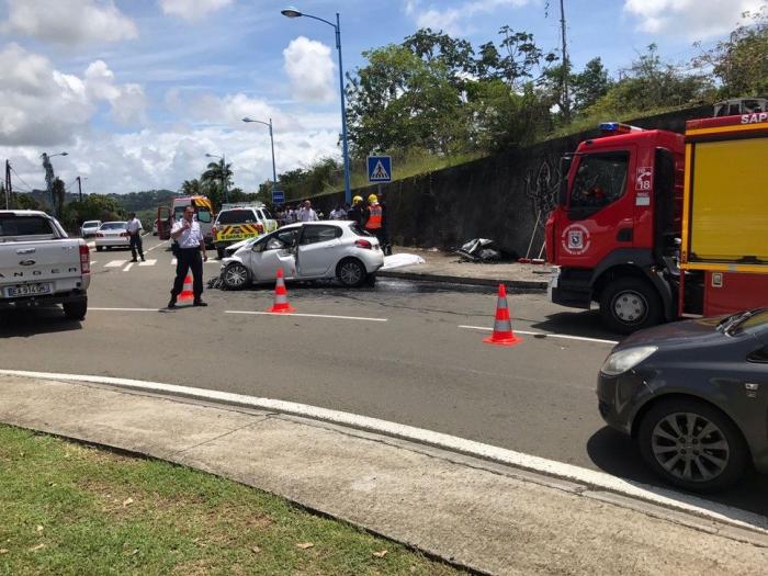 Un automobiliste trouve la mort au volant de sa voiture ce dimanche au Lamentin