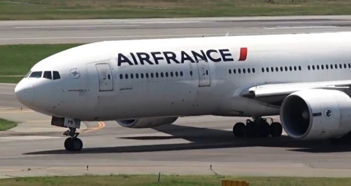 Un avion d'Air France cloué au sol mardi soir, départ prévu ce mercredi