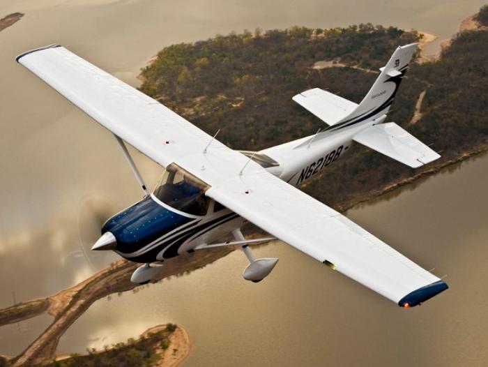 Un avion en difficulté aux Saintes