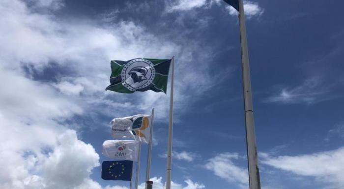 Un recours déposé devant la justice pour demander le retrait du drapeau "Ipséité"