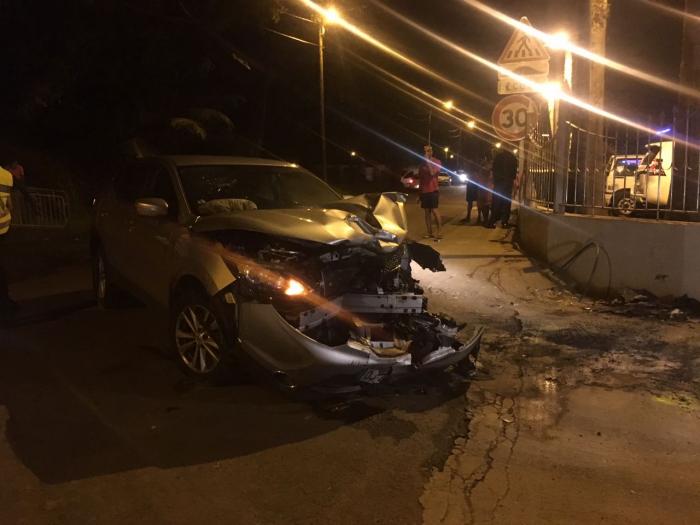 Une collision entre une voiture et une moto fait deux blessés à Sainte-Marie