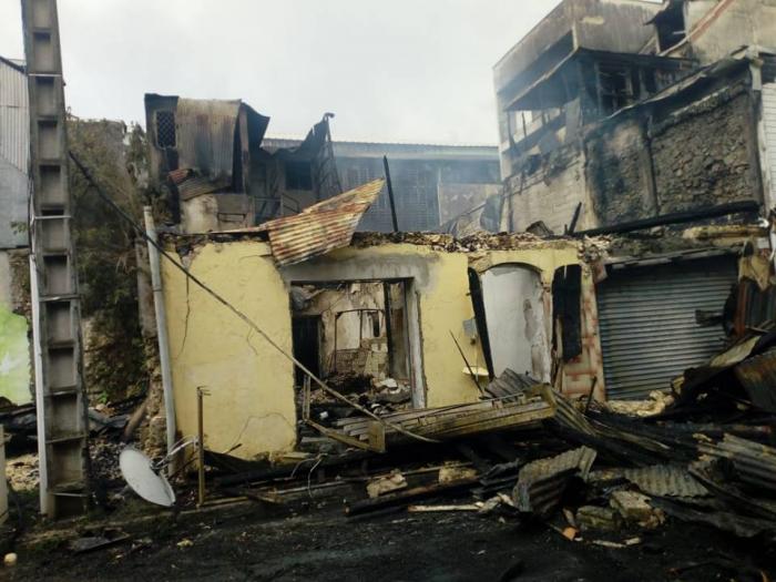 Une maison ravagée par les flammes: aucune victime à déplorer