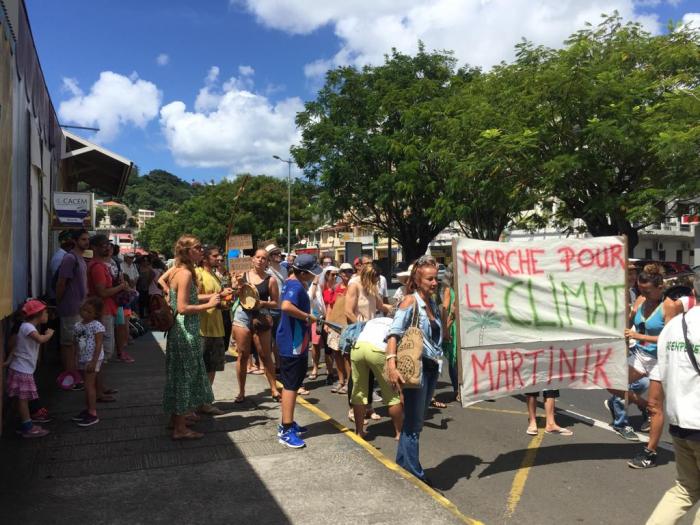 Une marche pour le climat dans les rues de Fort-de-France