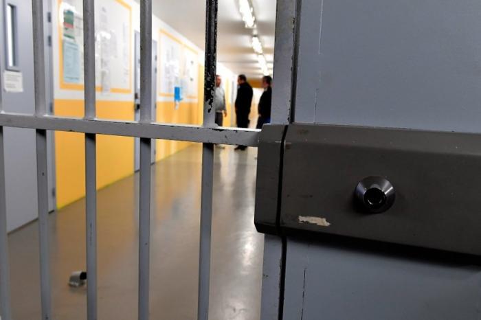 Une mère et son fils interpellés au parloir de la prison