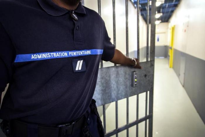 Une surveillante pénitentiaire agressée à Fond Sarail