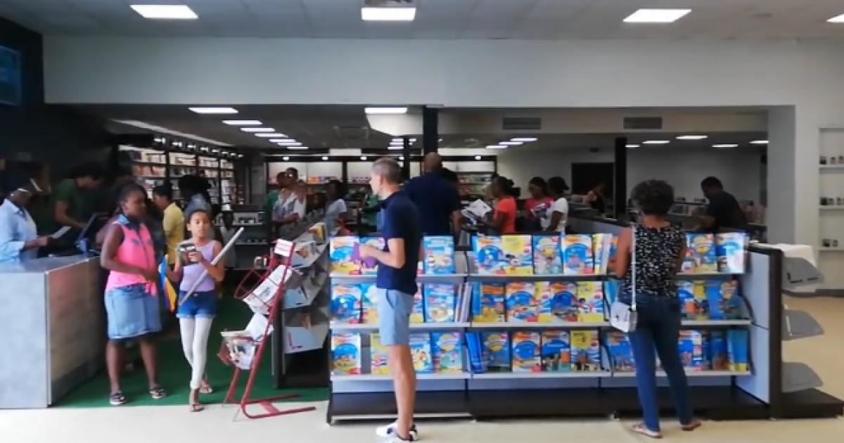     





La nouvelle librairie générale ouvre ses portes 




