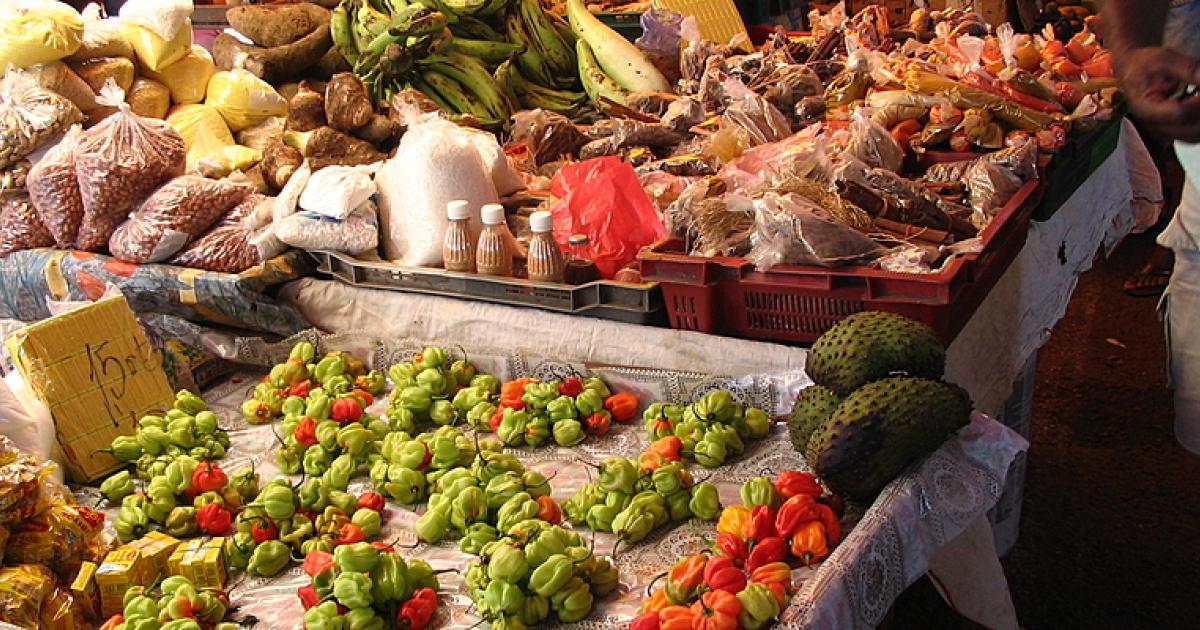     





Le Marché Régional à Basse-Terre





