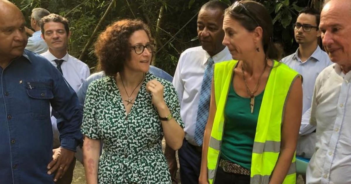 Emmanuelle Wargon en visite à la zone de captation de Beaugendre