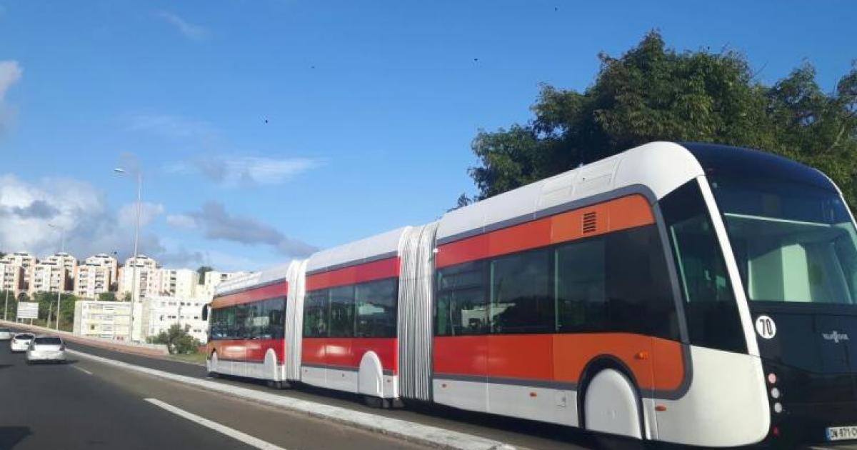 Les BHNS doivent quitter leur voie sur l'autoroute