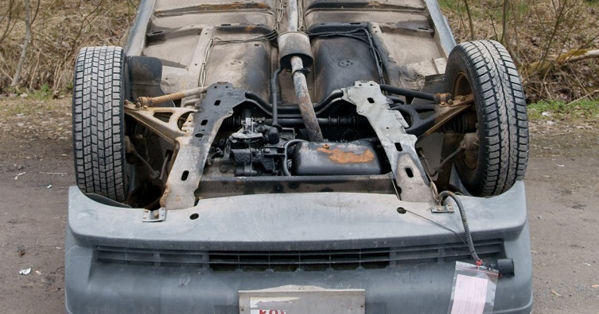 Une voiture renversée provoque un embouteillage à la Jaille