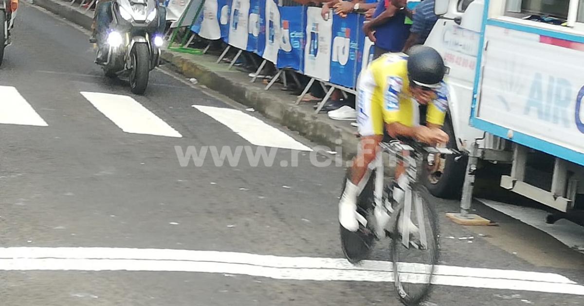 Tour cycliste 2019 : le maillot jaune Eduin Becerra Becerra remporte le contre-la-montre à Rivière-Pilote