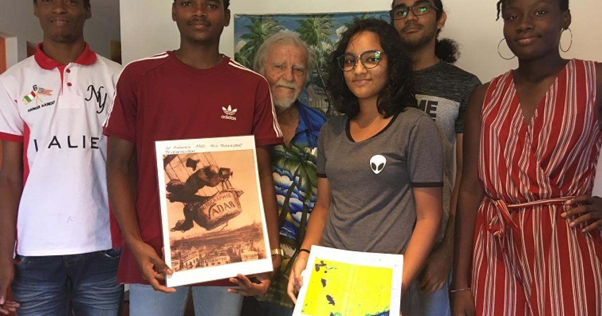     





Un club de lycéens traque les sargasses




