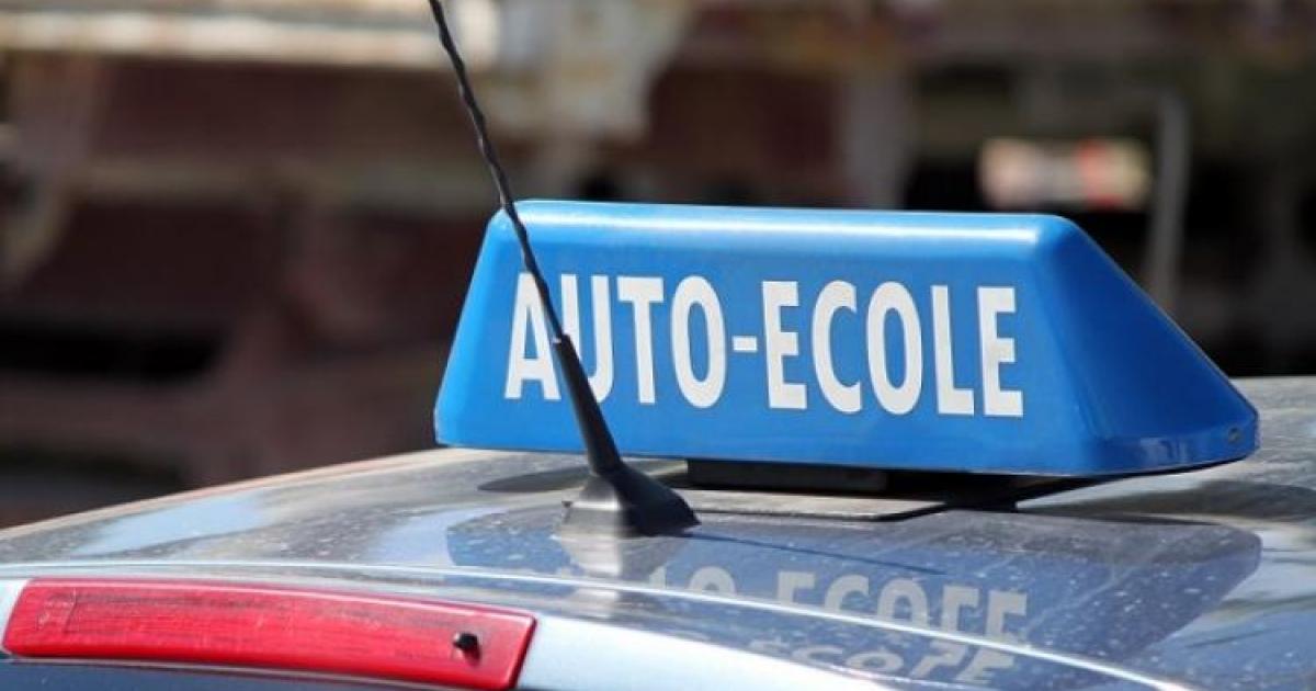 Un gérant d'auto-école poursuivi pour des abus présumés sur ses élèves
