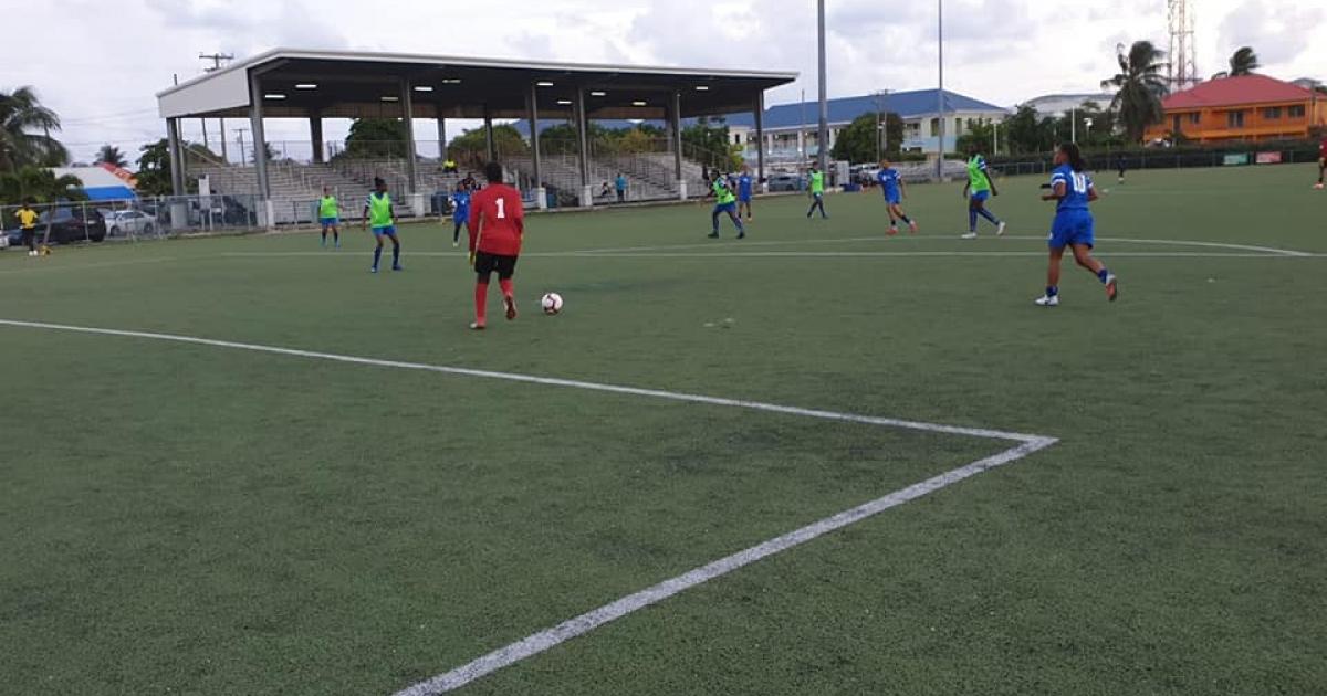 Football féminin : les U17 remportent leur premier match contre Antigua et Barbuda