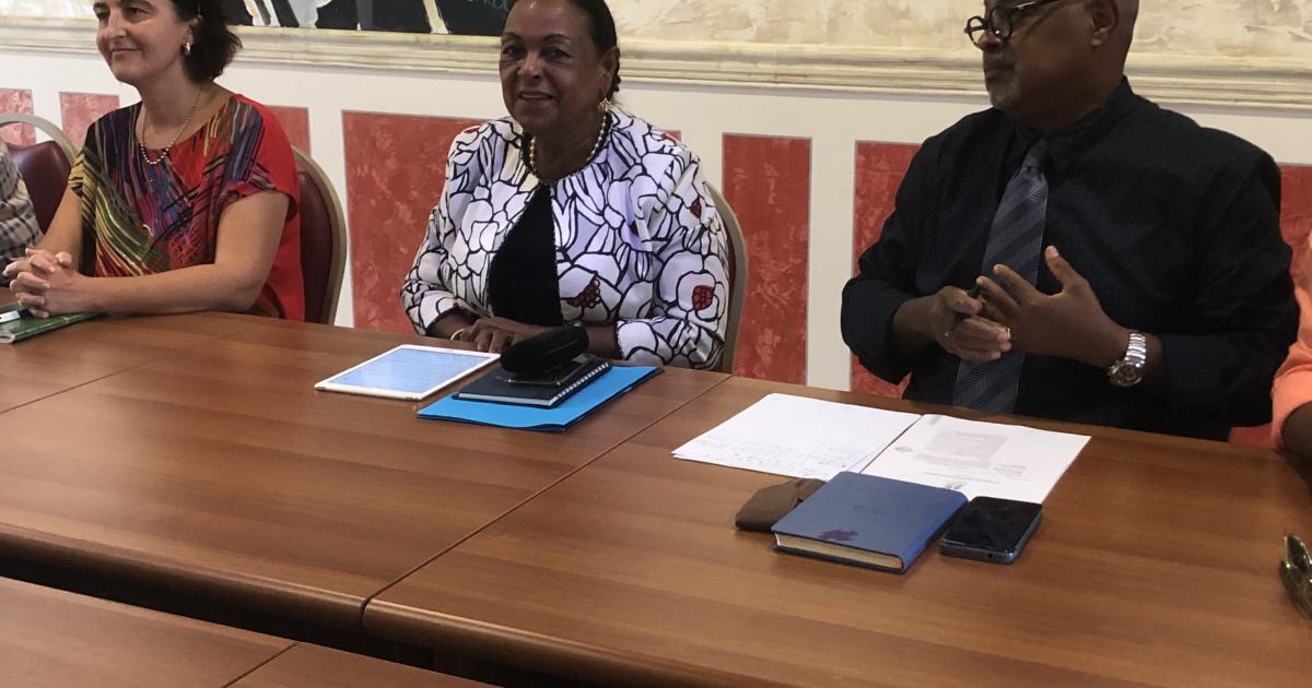     





CHU : Gérard Cotellon met en doute la bonne volonté des syndicats 





