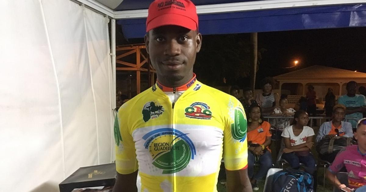     





Larry Lutin est le premier maillot jaune du Tour cycliste 2019




