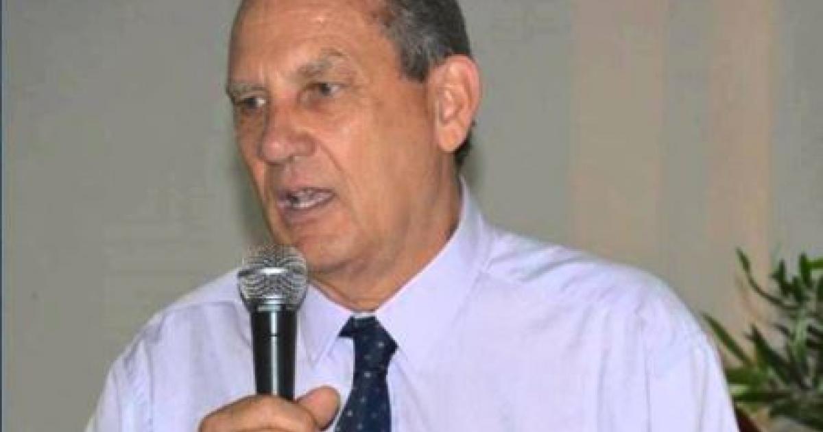     





Ralph Monplaisir porte plainte contre un administré qui a installé une banderole insultante




