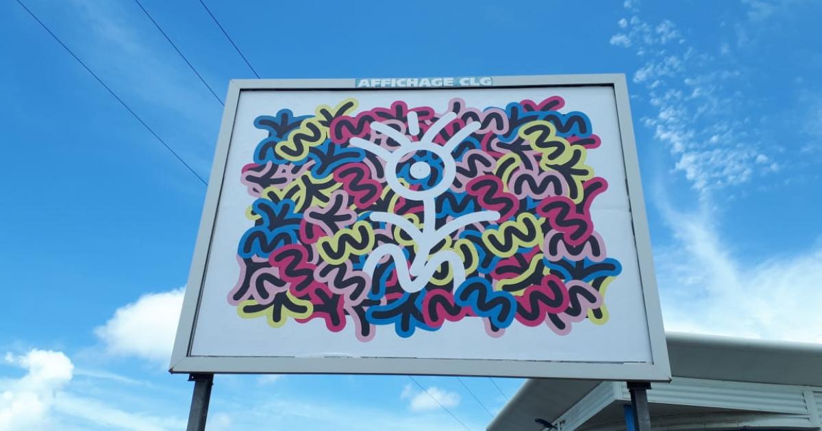     





Une exposition artistique sur 1200 panneaux  4 par 3




