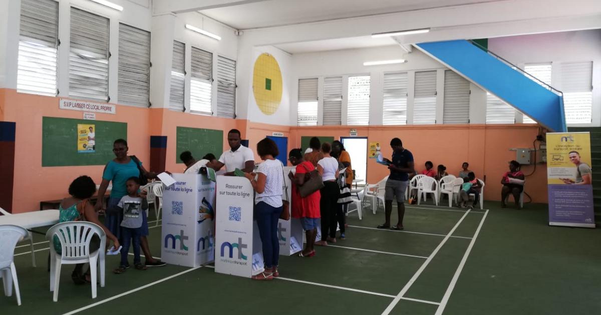 Transport scolaire : affluence de rentrée au point d'accueil de Martinique Transports