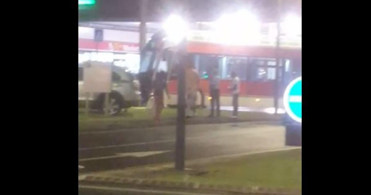     





Cinq blessés légers dans un accident entre une voiture et un BHNS





