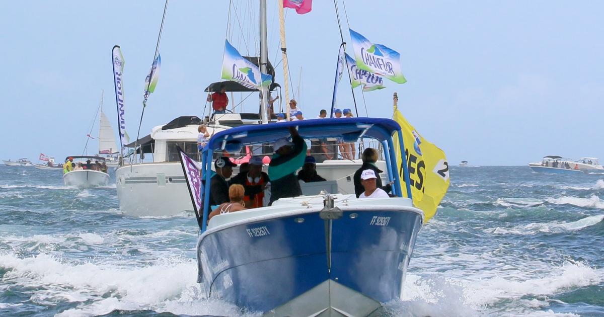 Durant ce tour de Martinique des yoles, les bateaux ne sont pas à l'abri d'une panne
