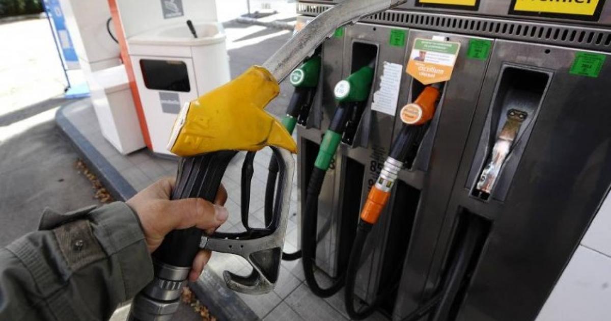     





Le prix des carburants baisse en septembre 2019 




