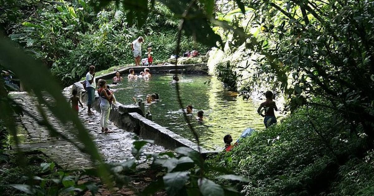     





Découvrez les Bains Jaunes, joyau de la géothermie




