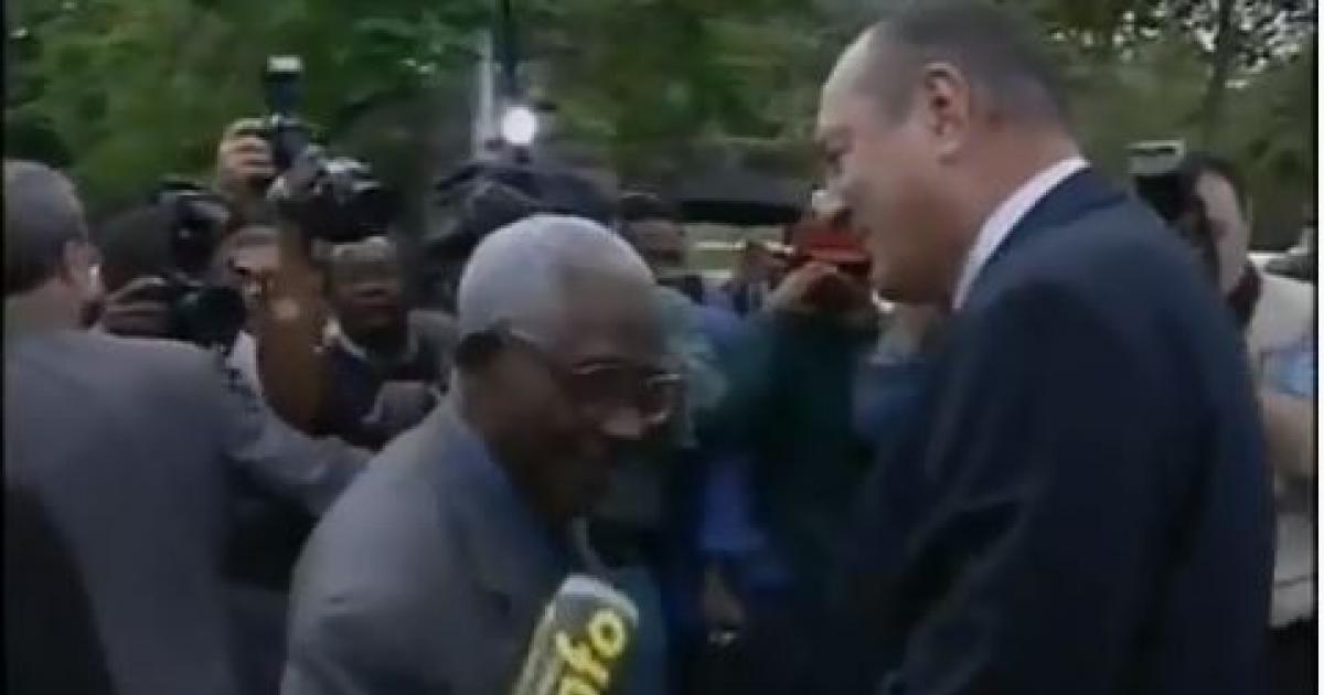    





Jacques Chirac est venu trois fois en Martinique en tant que président de la République




