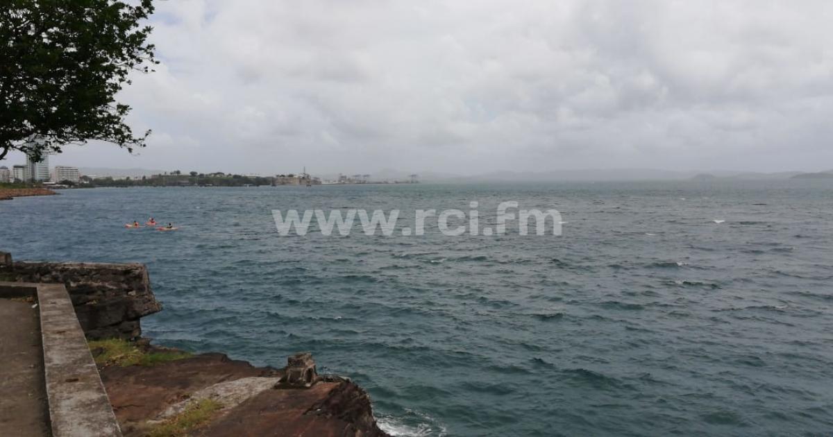 Une embarcation en difficulté au large de la Pointe de la Vierge à Fort-de-France