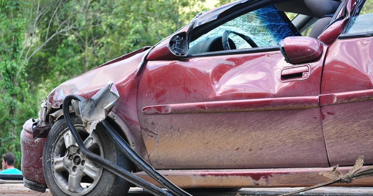 Une voiture accidentée à Destrellan