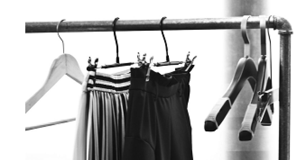     





Les robes et les jupes interdites au Lycée des Droits de l'Homme




