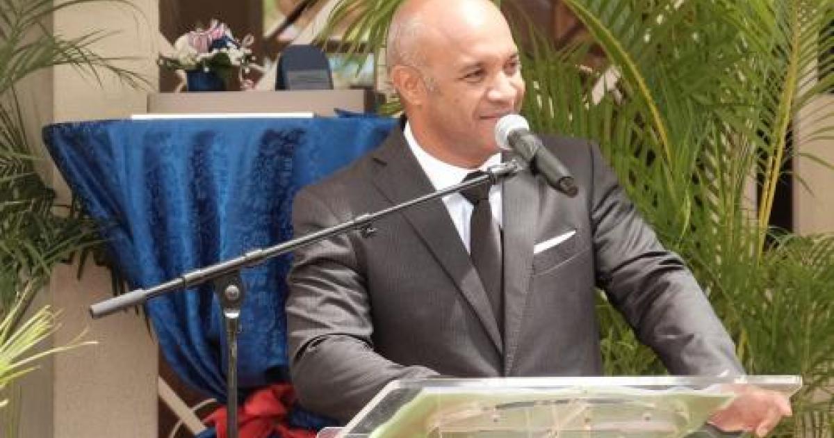 Le président de Saint-Martin réagit après sa garde à vue