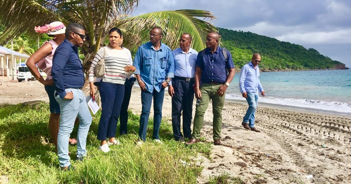 Déchetteries, plages et pêche au coeur d'une visite régionale aux Saintes