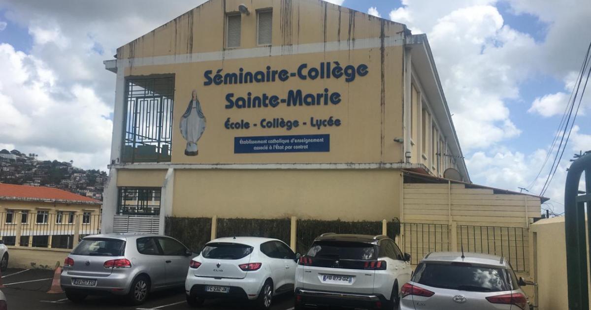 Classes surchargées au Séminaire Collège : la colère des parents